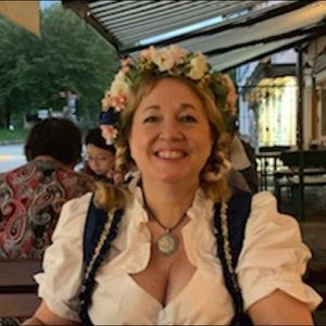 Meet your Posher, Teri